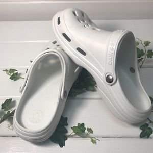 Dawgs Slip Ons.   6 oz.